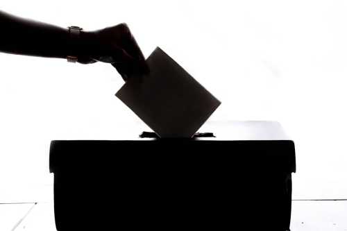 2026 Midterms: Record Campaign Spending Reshapes Key Gubernatorial Battlegrounds