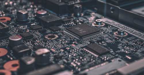 AI Memory Crisis: Why Your Next Smartphone Will Cost More and Why Companies Will Go Bankrupt