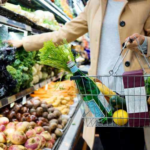 CDC Issues Urgent Alert as Multistate Cyclospora Outbreak Surpasses 1,600 Cases Linked to Shredded Lettuce