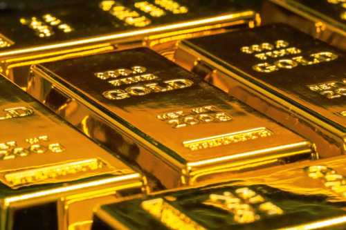 Gold Poised for Steepest Weekly Decline in Six Weeks Amid Escalating Middle East Tensions and Hawkish Fed Signals