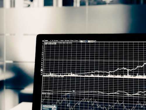 Nasdaq and S&P 500 Decline as Investors Rotate from Semiconductors
