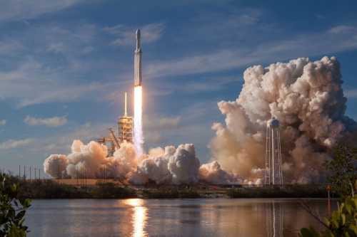 Rocket Lab Successfully Launches Reusable 'Neutron' Rocket, Breaking SpaceX's Monopoly