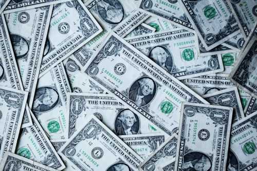 The American Economic Tightrope: Navigating Fiscal Gridlock, Trade Protectionism, and Institutional Erosion