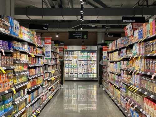 US Retail Sales Drop Sharply in May as Pharma Tariffs Bite Consumer Budgets